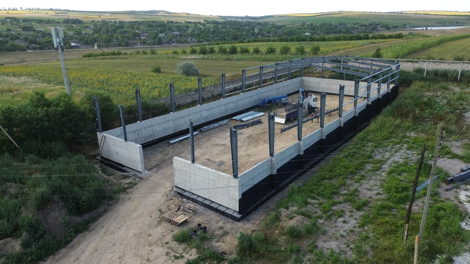 Depozit agricol – 1188 m² — or. Fălești